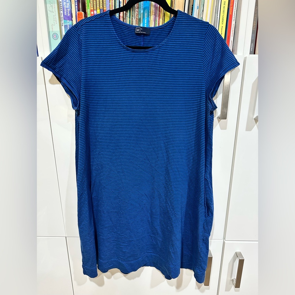 Gap Essential Women's Blue Striped Crewneck Dress Summer Pockets Casual Easy